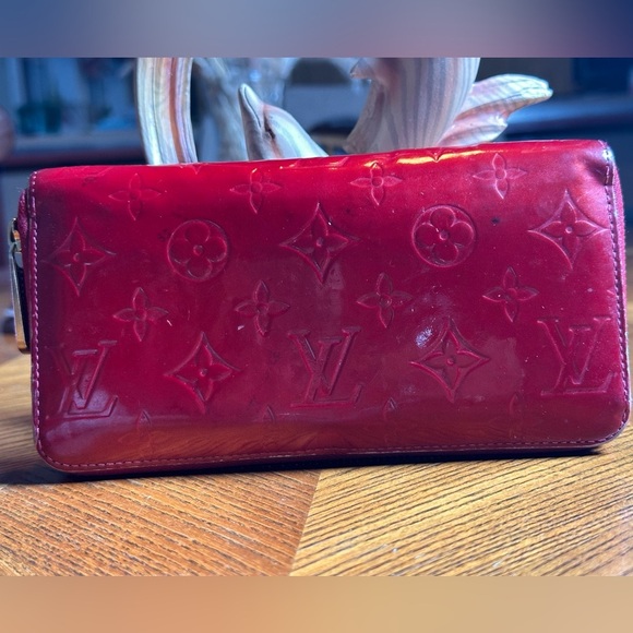 Louis Vuitton Vernis Red Wallet